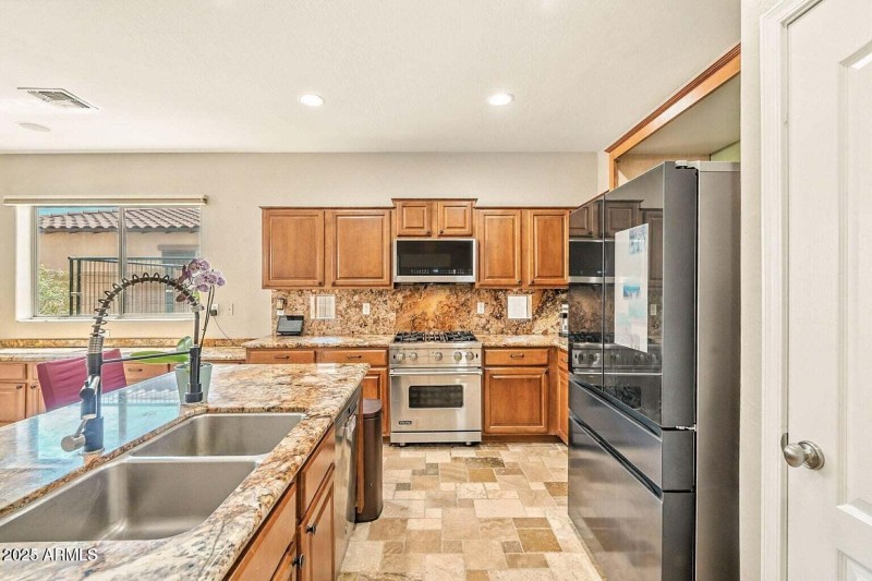 20250825204704832975000000-o