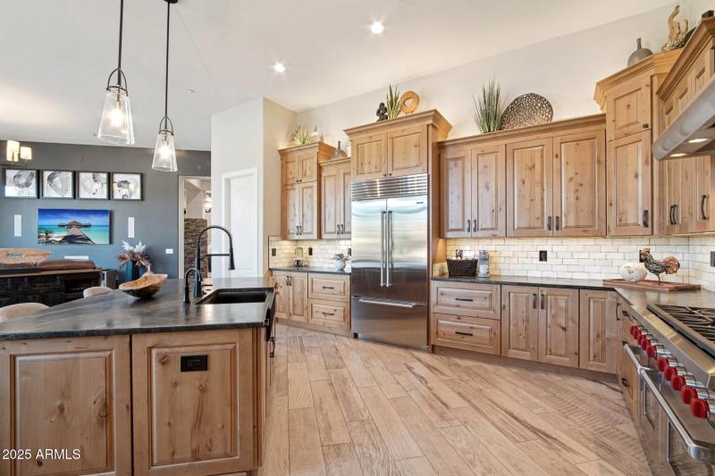 17-web-or-mls-W Molly Ln-S2910-017