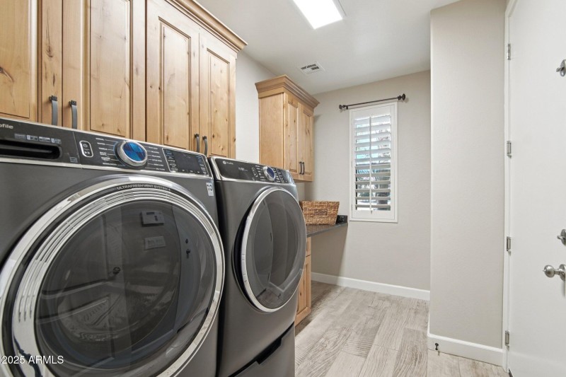 19-web-or-mls-W Molly Ln-S2910-019