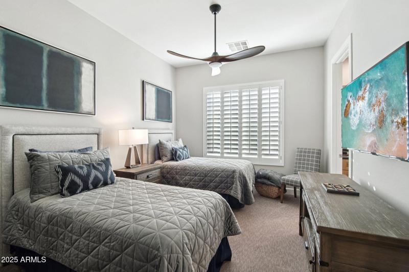 23-web-or-mls-W Molly Ln-S2910-023