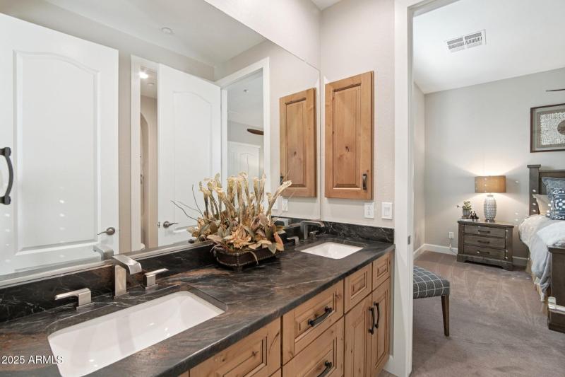 25-web-or-mls-W Molly Ln-S2910-025