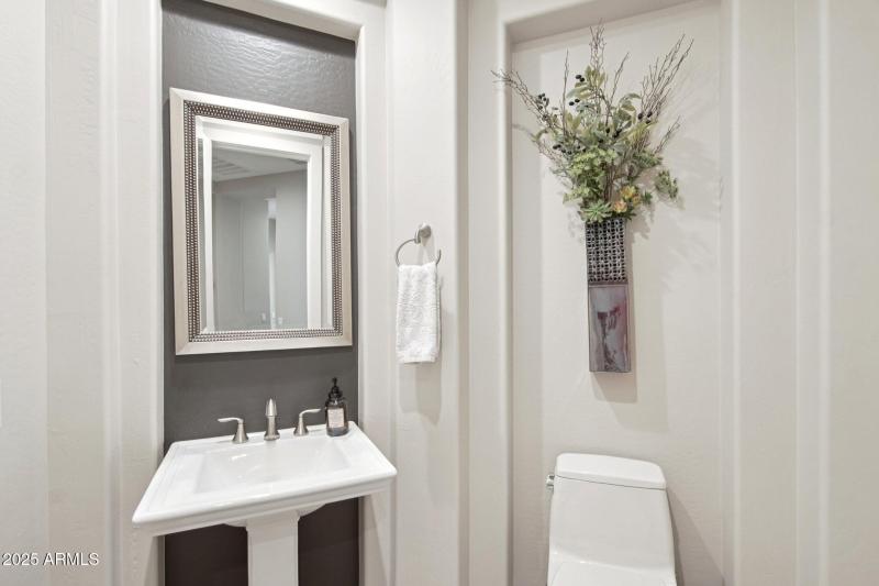 29-web-or-mls-W Molly Ln-S2910-029