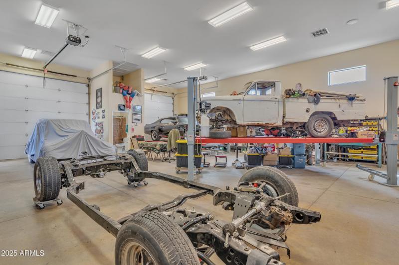 RV Garage w/ AC