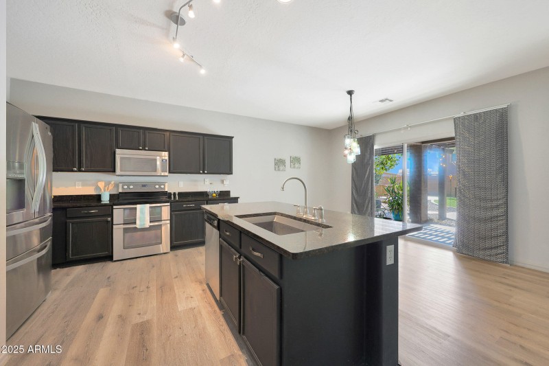 Kitchen & Breakfast Nook