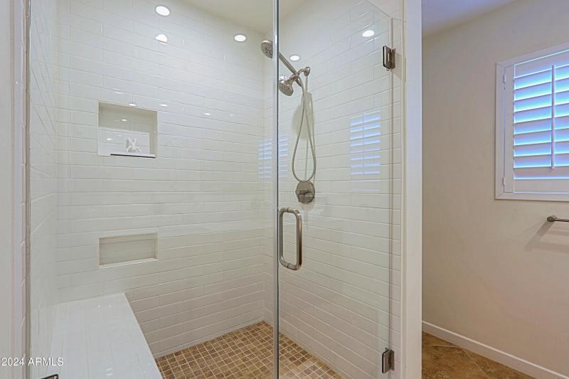 Master Bath - Walk-in Shower