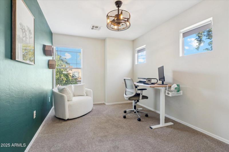 Guest Bedroom #1/Office