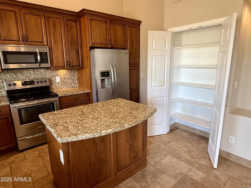 4-Kitchen Pantry