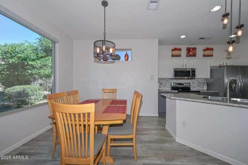 Breakfast Room-Kitchen2