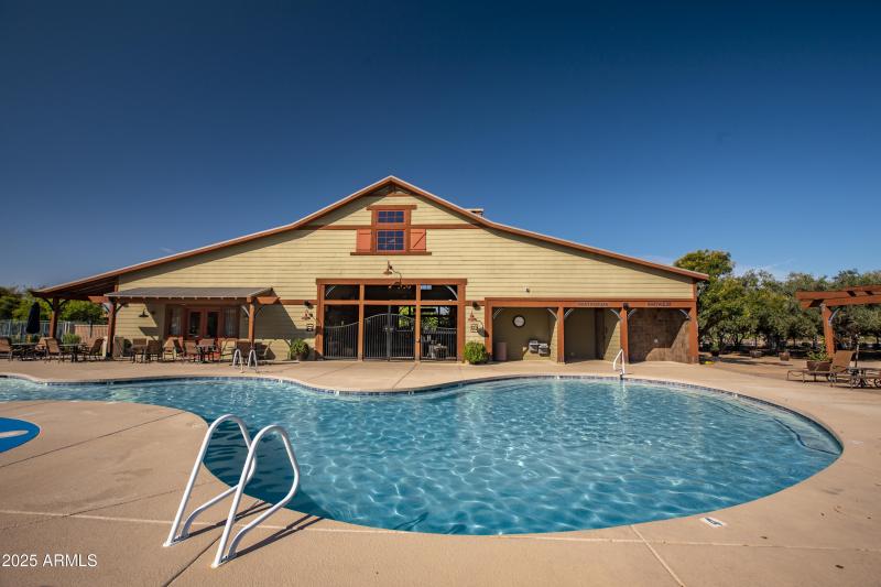 25 Back of pool house