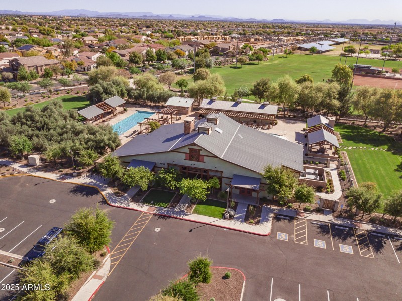 58 Aerial view poolhouse