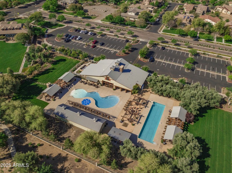 60 Aerial view poolhouse