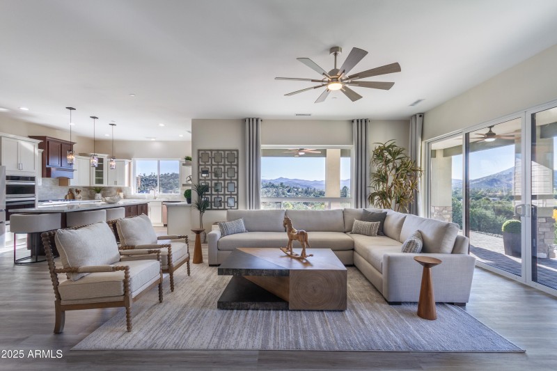 Interior 1580 Southview-7