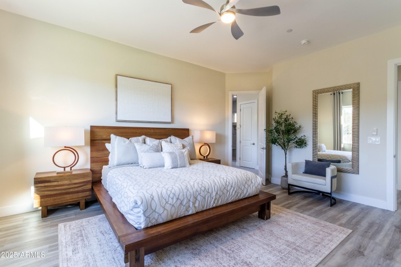 Interior 1580 Southview-13