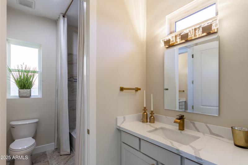 Interior 1580 Southview-19