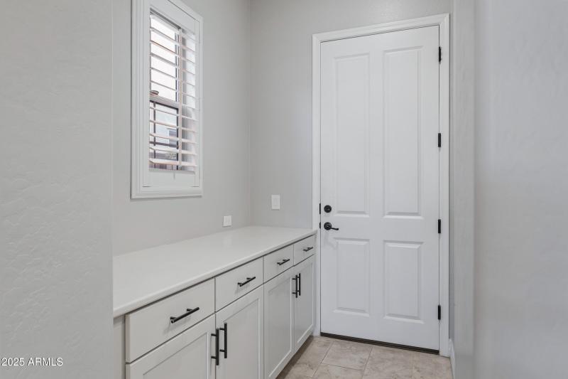 20947 W Mariposa St-22