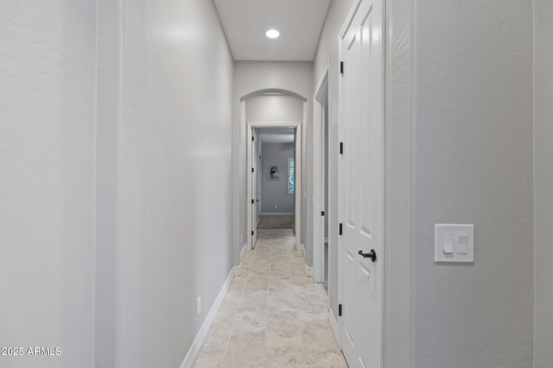 20947 W Mariposa St-27