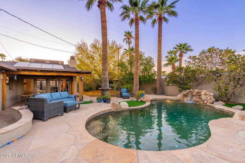 2712 E Mountain View Rd - 38