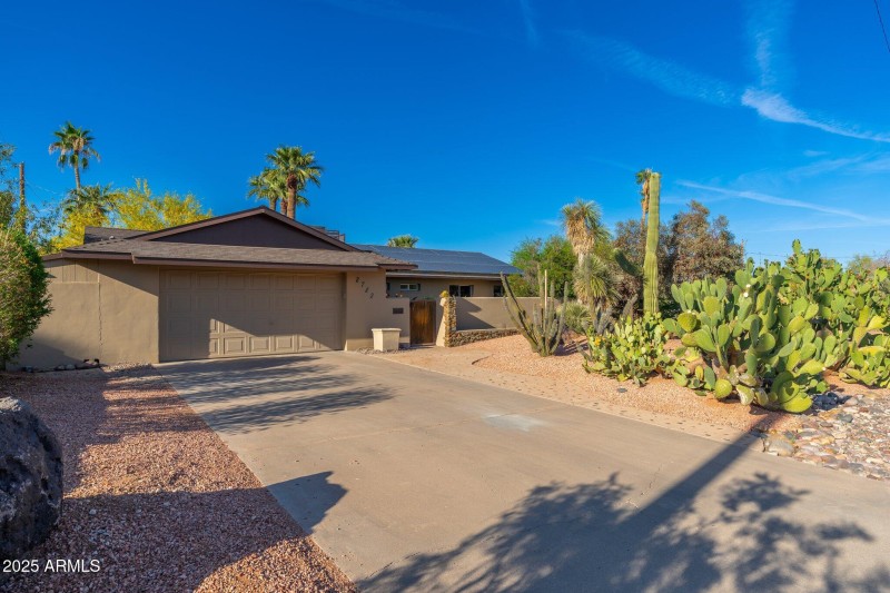 2712 E Mountain View Rd - 03