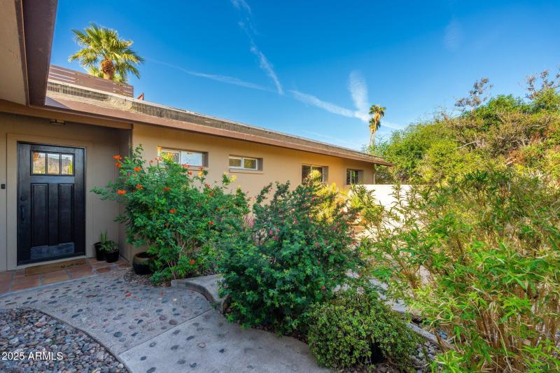 2712 E Mountain View Rd - 04