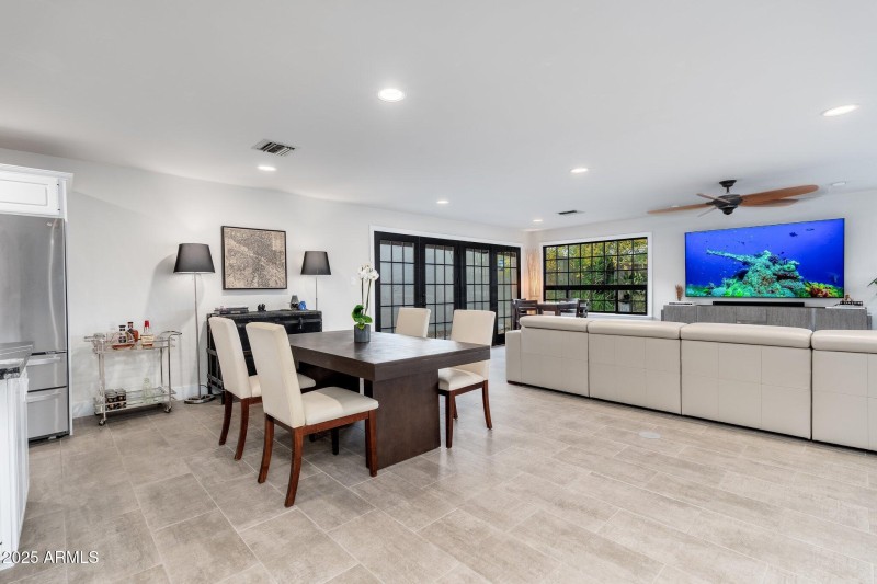 2712 E Mountain View Rd - 16