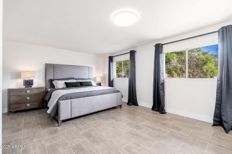 2712 E Mountain View Rd - 22