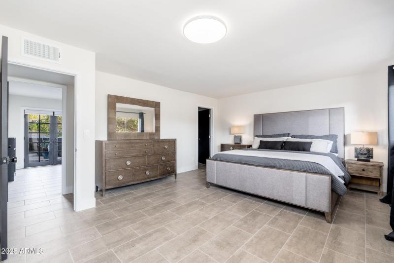 2712 E Mountain View Rd - 23