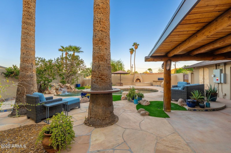 2712 E Mountain View Rd - 31