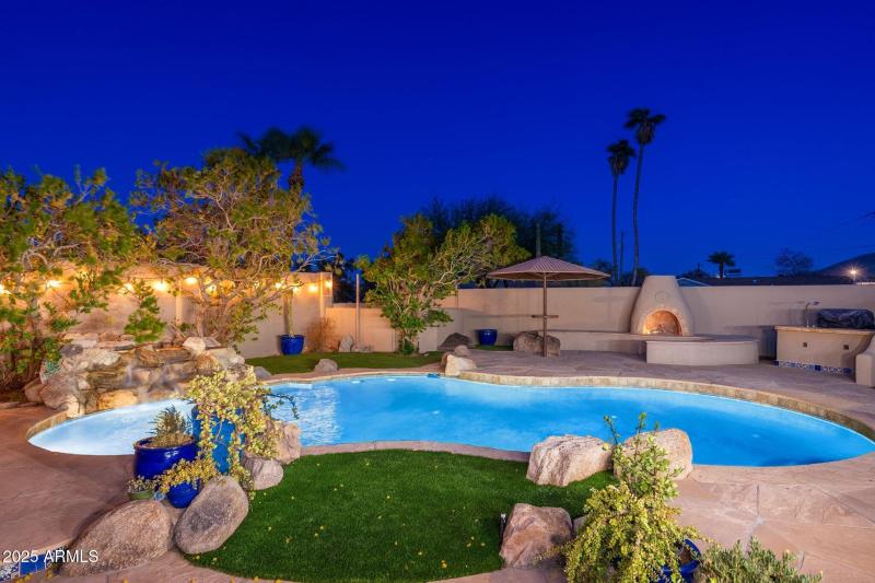 2712 E Mountain View Rd - 55