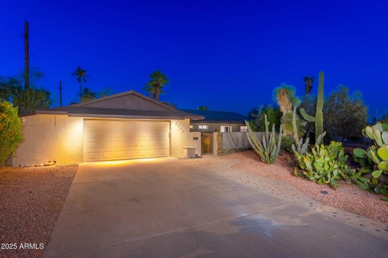 2712 E Mountain View Rd - 67