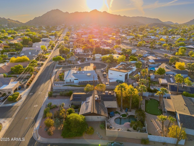 2712 E Mountain View Rd - 71