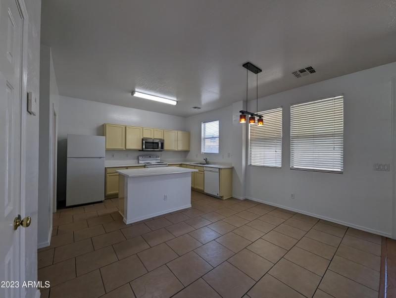 3330 W SAINT ANNE AVE