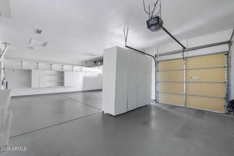 3 car Garage with Epoxy floors, Insulate