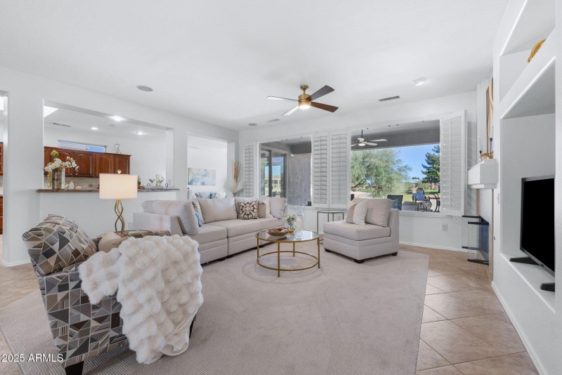 Grand Living w Visual Feast Views!