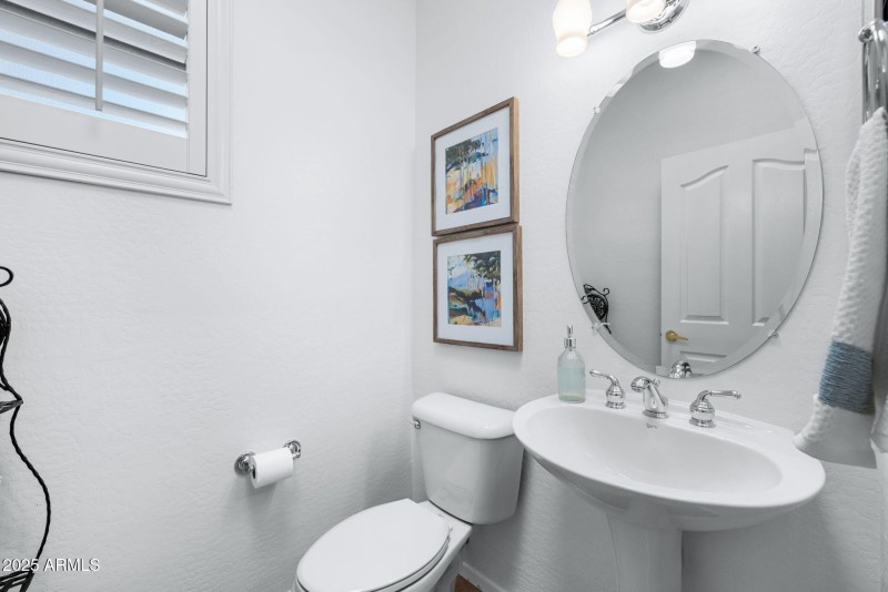 Powder Bath w Pedestal Sink!