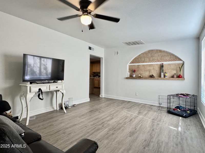 5AA055CF-62FA-4F4E-9E0B-3F80A0E4FCED_1_2