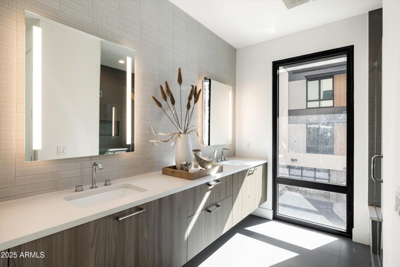 Primary Ensuite Bath