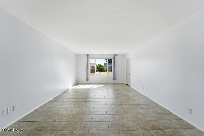 1644 E Broadmor Dr-09