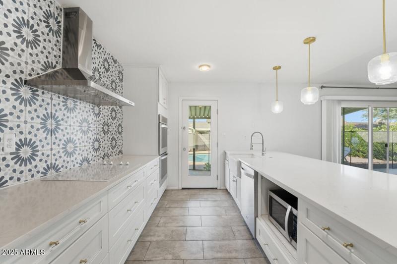 1644 E Broadmor Dr-12