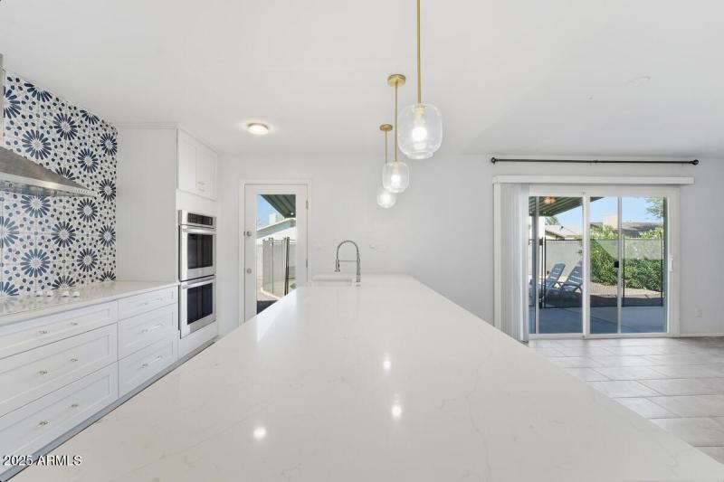 1644 E Broadmor Dr-13