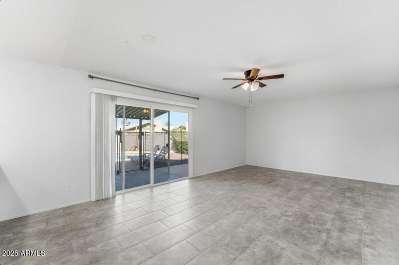 1644 E Broadmor Dr-18