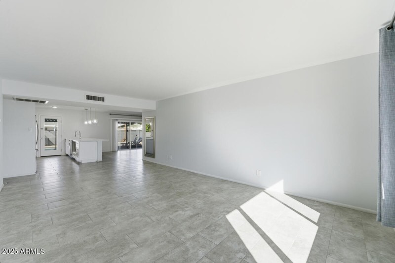 1644 E Broadmor Dr-07