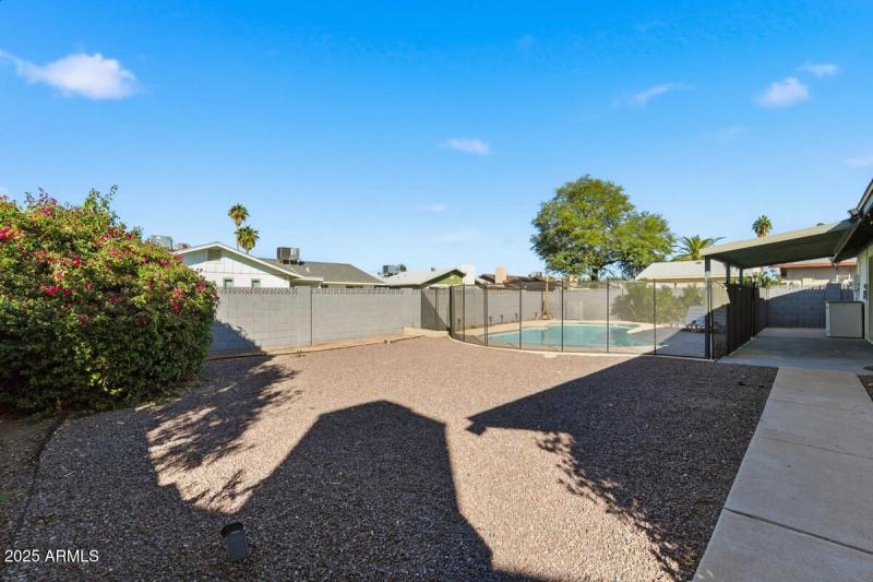 1644 E Broadmor Dr-42