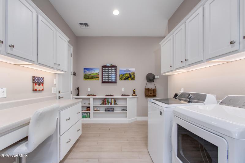 Full Landry and overhead cabinets