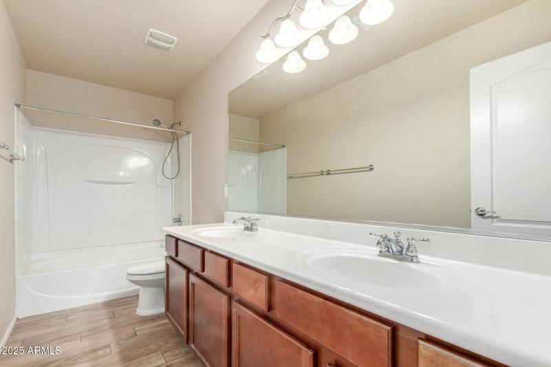 Upstairs secondary bathroom