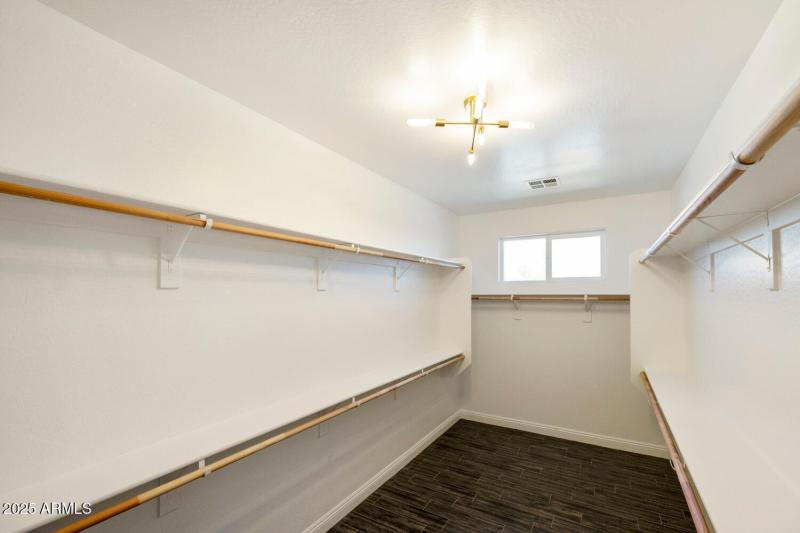 Large Walkin Closet