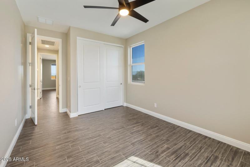 256 W Perkins St San Tan-large-036-026-W