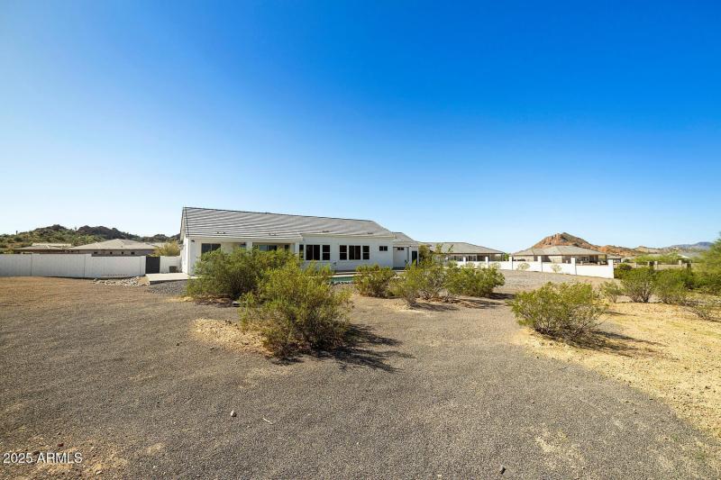 256 W Perkins St San Tan-large-045-038-W