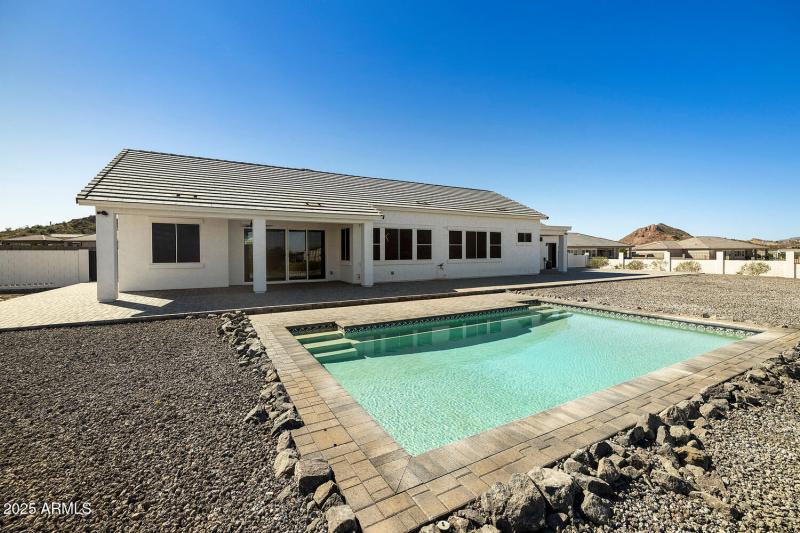 256 W Perkins St San Tan-large-059-034-W