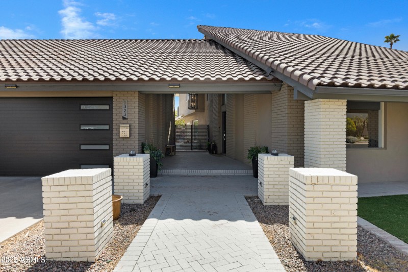 1323 E Whalers Way-4