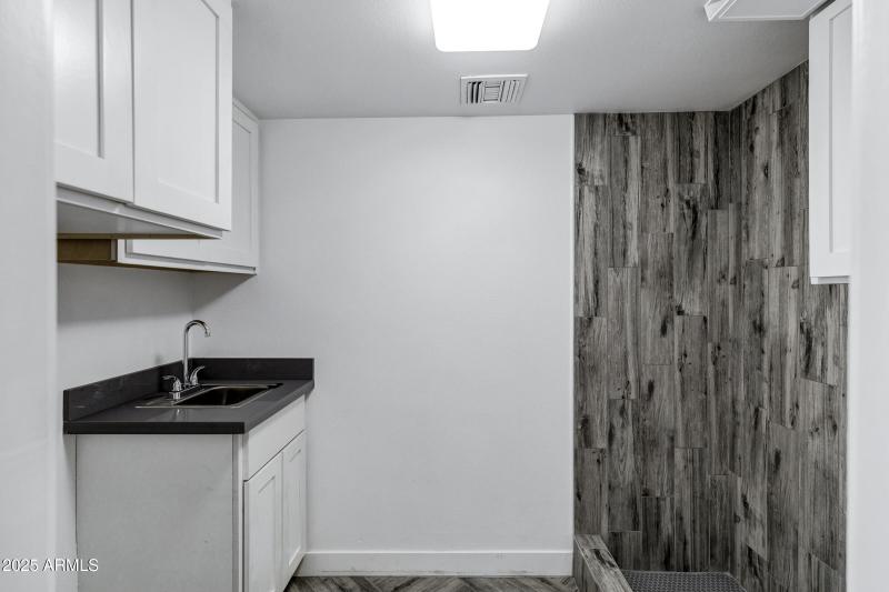 1323 E Whalers Way-21